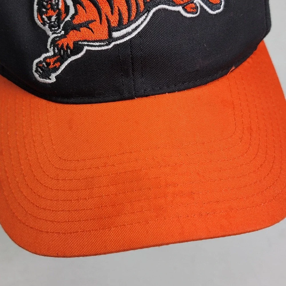 Vintage 90's Cincinnati Bengals Two‎ Tone Hat Raised Leaping Tiger Twins Kids OS